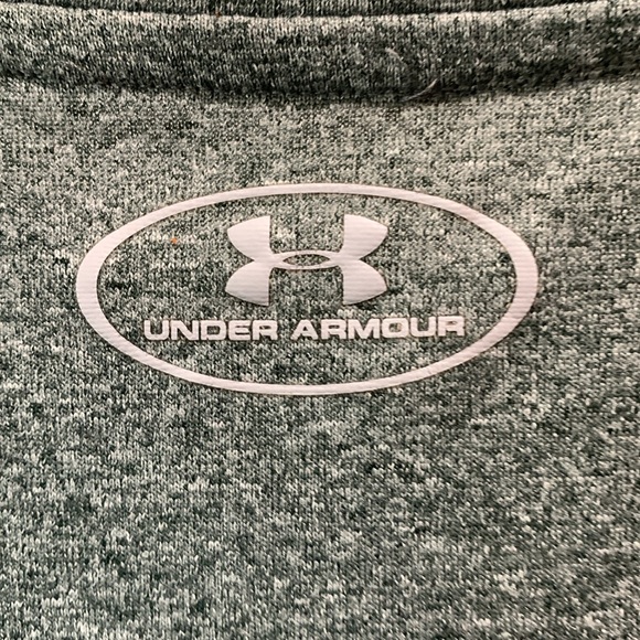 Under Armour (YM) HeatGear shirt - Picture 5 of 5